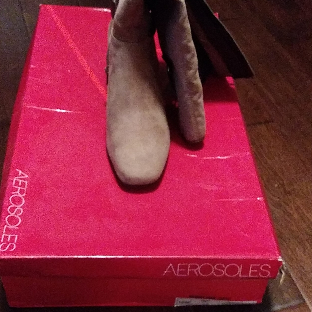 Aerosoles women's boots size 10 brown